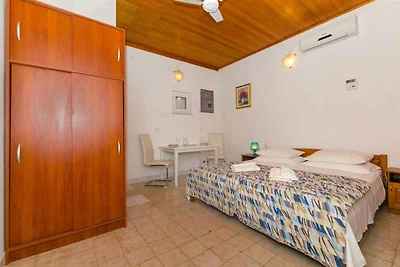 Studio mit Klimaanlage und Terrasse, direkt a