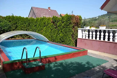 Ferienwohnung mit Pool, Klimaanlage und 2
