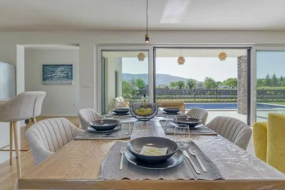 Modernes Haus mit 3 Schlafzimmern, privatem P