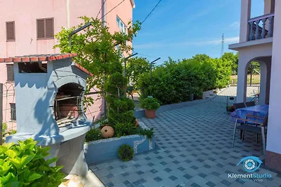 Ferienwohnung mit Poolnutzung und modern