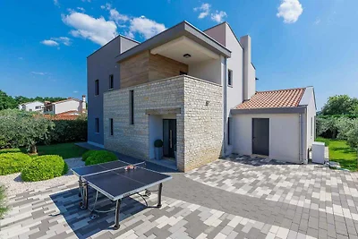 Villa mit Aussenpool
