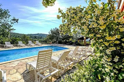 Komfortable Ferienwohnung Bilice mit Aussenpo