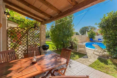 Ferienhaus mit Klimaanlage und Pool