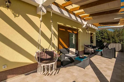 Villa mit Pool für 6 Personen