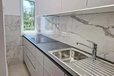 Ferienwohnung modern eingerichtet nur 300 m v