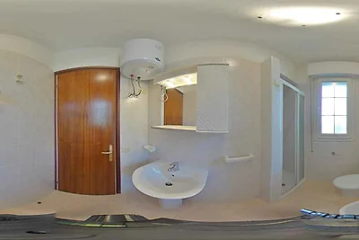 Ferienwohnung mit Klimaanlage und Balkon