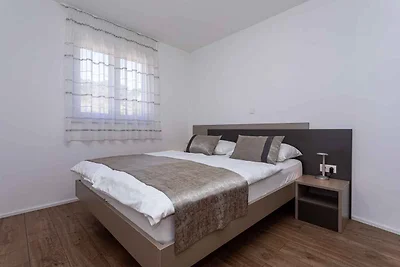 Ferienwohnung mit Balkon und Klimaanlage