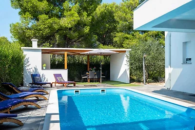 Ferienhaus mit Klimaanlage und Aussenpool