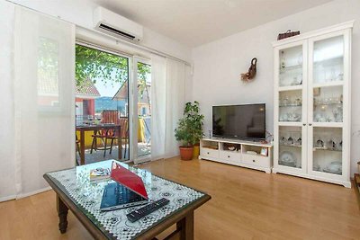 Ferienwohnung mit Balkon, 70 m vom Meer