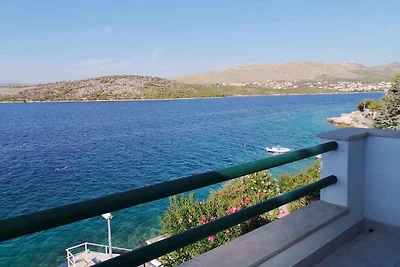 Ferienwohnung direkt am Meer mit Terrasse