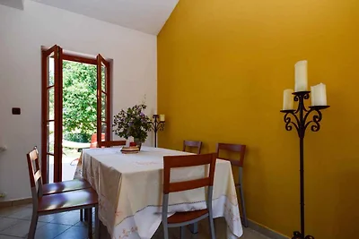 Ferienwohnung mit Garten und Klimaanlage