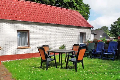 Bungalow mit Terrasse und Garten