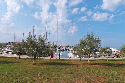 Studio mit Balkon und Klimaanlage