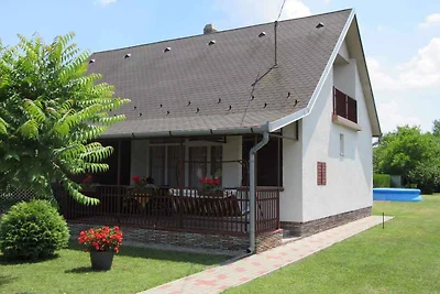 Ferienhaus mit Pool, WLAN und Klimaanlage