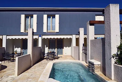 Ferienhaus mit Pool und Klimaanlage