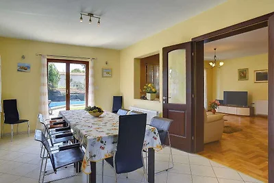 Villa mit Pool und Klimaanlage