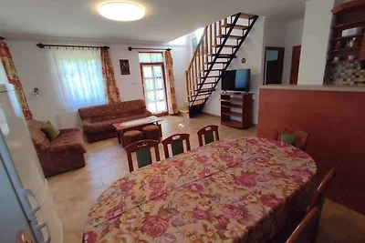 Ferienhaus mit Pool, Internet und Klimaanlage
