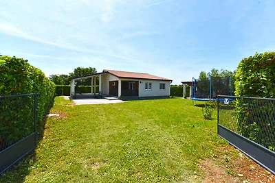 Ferienhaus mit Terrasse und Klimaanlage