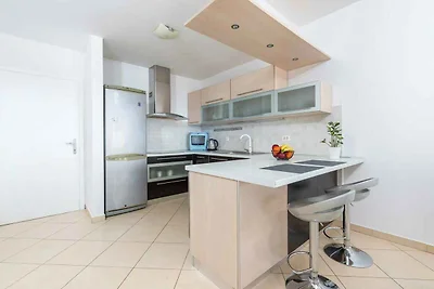 Modern eingerichtetes Apartment für vier Pers