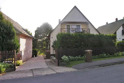 Ferienhaus mit grossem Garten, WLAN und