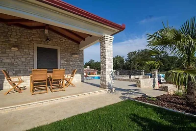 Villa mit Aussenpool