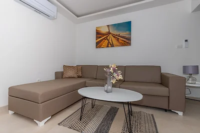 Ferienwohnung mit Meerblick und Pool