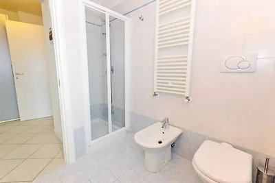 Ferienwohnung mit Klimaanlage und Balkon in d