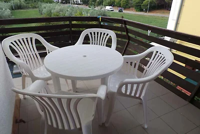 Studio mit Balkon und Klimaanlage