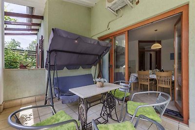 Ferienhaus mit Montagepool und schönem Garten