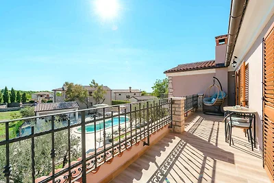 Villa mit Pool und Klimaanlage