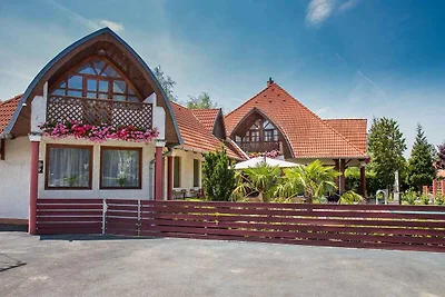 Ferienwohnung in einem Apartmenthaus mit Pool
