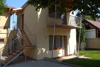 Ferienwohnung mit moderner Einrichtung nur 12