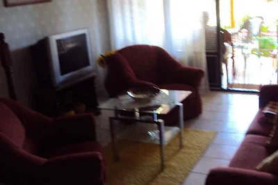Ferienhaus mit Color-SAT-TV und Mikrowelle