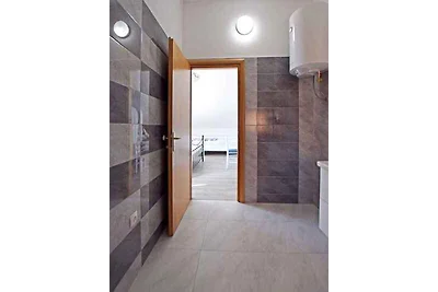 Studio mit Klimaanlage und Balkon