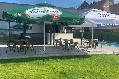 Ferienwohnung mit eigenem Strand, WLAN und