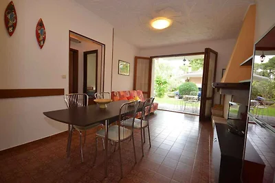 Ferienwohnung mit Garten und Klimaanlage