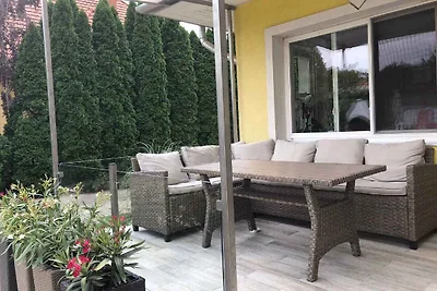 Ferienhaus mit Pool, Klima und moderner