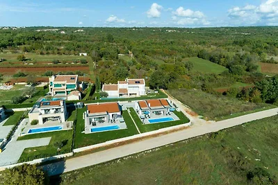 Villa mit Privatpool und Whirlpool