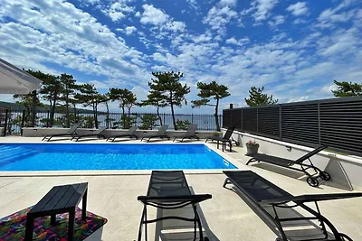 Ferienwohnung mit Terrasse und Klimaanage