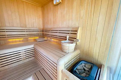 Ferienwohnung mit Balkon, Sauna und Whirlpool