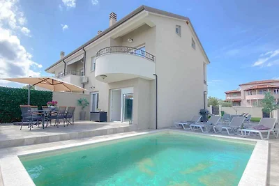 Ferienhaus mit Pool