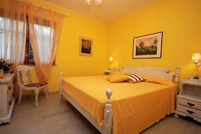 Villa mit Garten und Pool