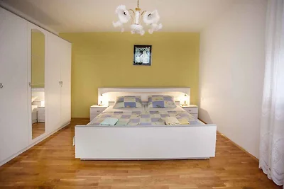 Ferienwohnung mit Balkon und Klimaanlage