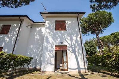 Ferienhaus mit Terrasse und Grill
