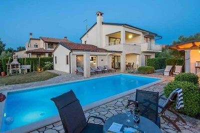 Villa mit Klimaanlage und Pool
