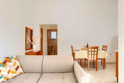 Ferienwohnung mit Klimaanlage und Balkon