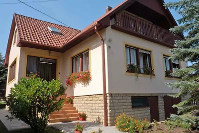Ferienhaus mit Aussenpool und Klimaanlage