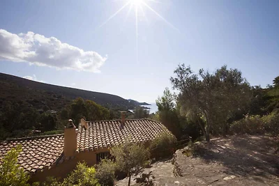 Villa mit Klimaanlage und Terrasse