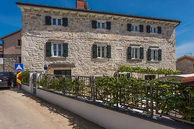 Villa mit Pool und Klimaanlage