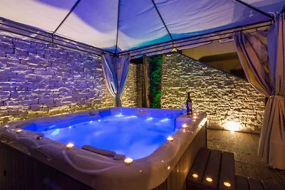 Ferienwohnung mit Pool und Whirpool